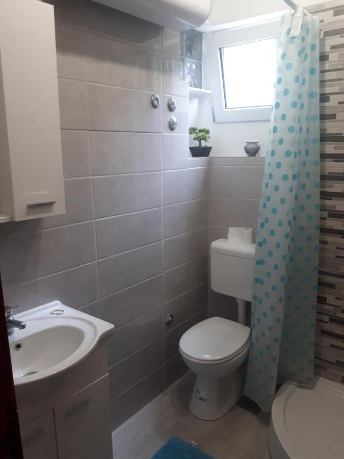 Apartments Mamich Каштела Екстер'єр фото